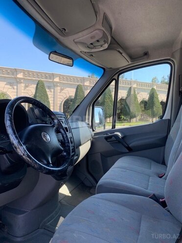 Volkswagen Crafter-9