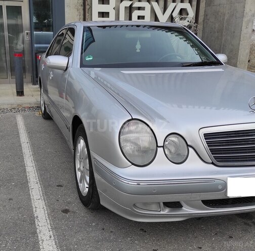 Mercedes E 270-3