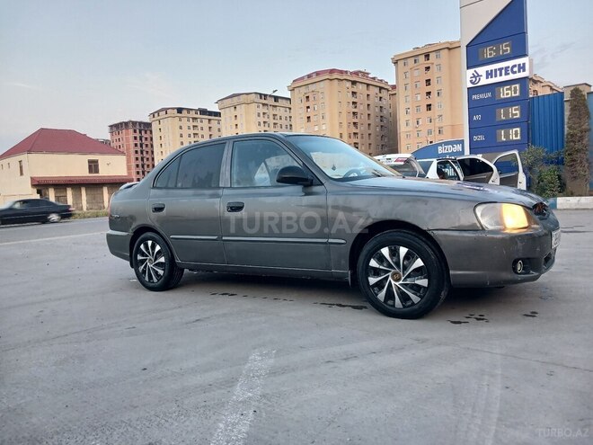 Hyundai Accent-2