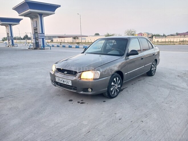 Hyundai Accent-1