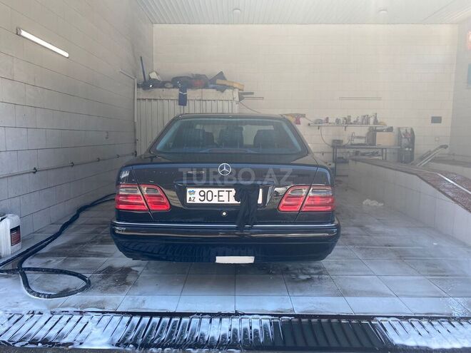 Mercedes E 240-7