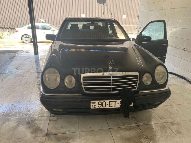 Mercedes E 240-10