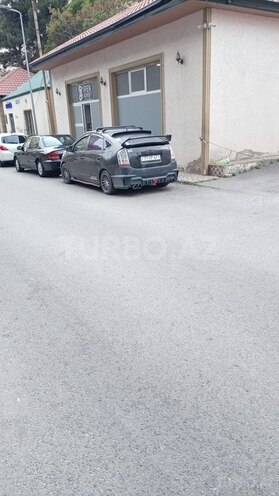 Toyota Prius-4