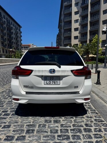 Toyota Corolla Fielder-5