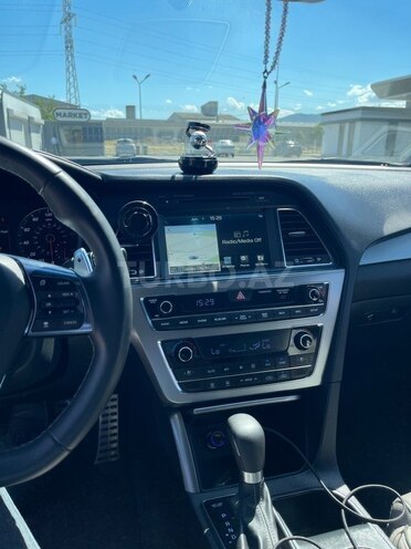 Hyundai Sonata-9