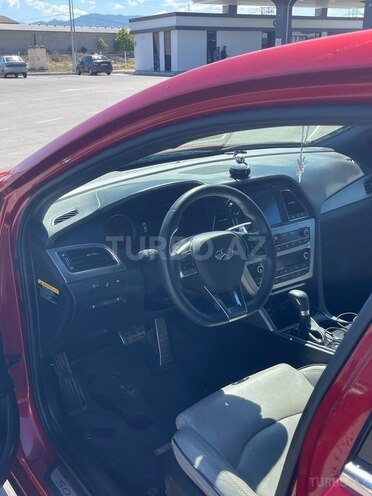 Hyundai Sonata-5