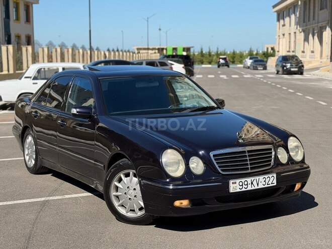 Mercedes E 240-1