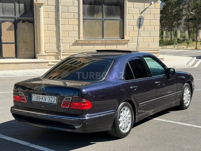 Mercedes E 240-3