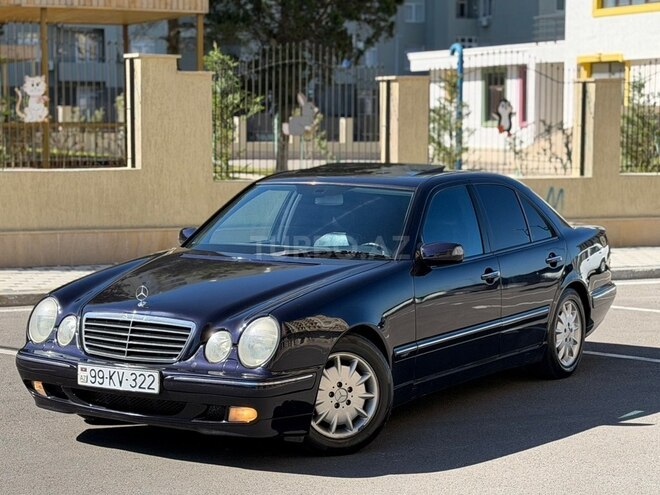 Mercedes E 240-4