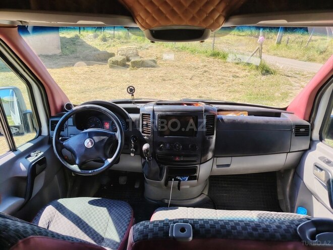 Volkswagen Crafter-3