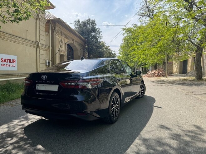 Toyota Camry-5
