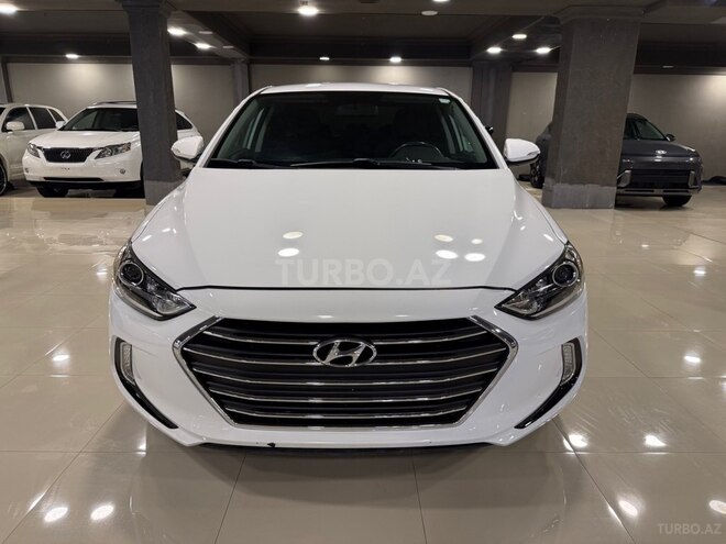 Hyundai Elantra-1