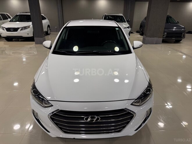 Hyundai Elantra-12