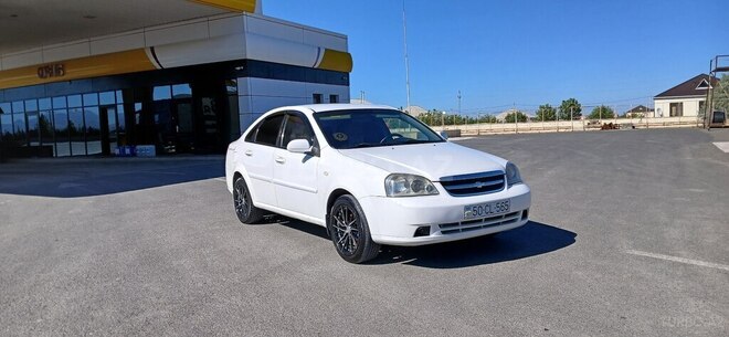 Chevrolet Lacetti-1
