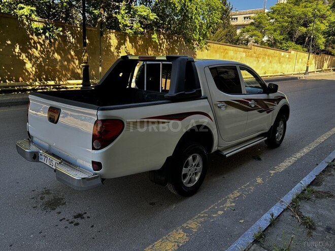 Mitsubishi L200-6