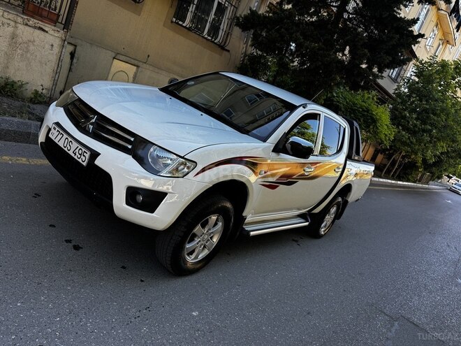 Mitsubishi L200-2