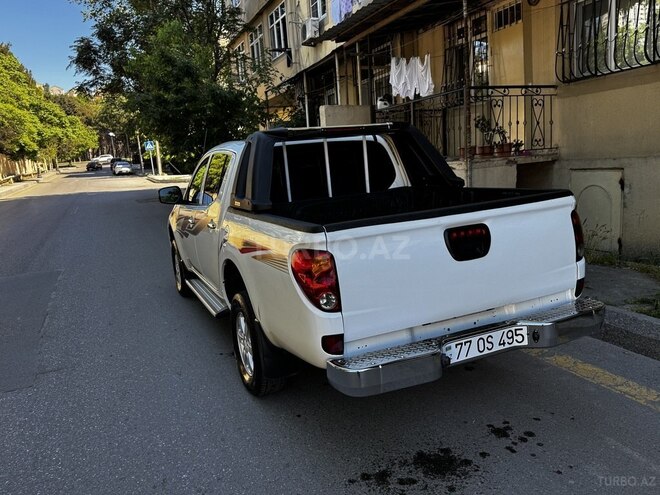 Mitsubishi L200-4