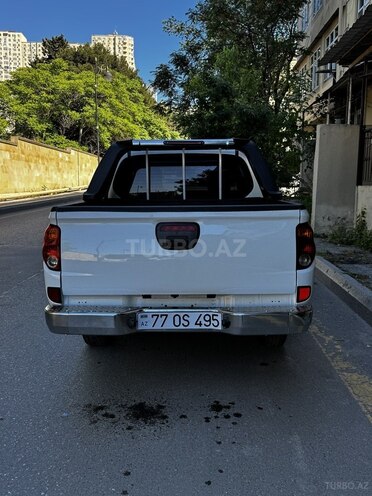 Mitsubishi L200-5