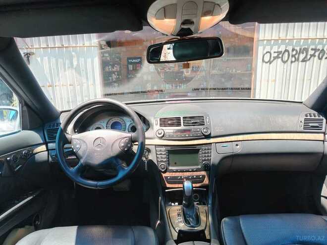 Mercedes E 270-9