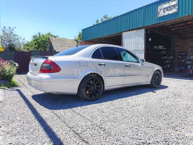 Mercedes E 270-5