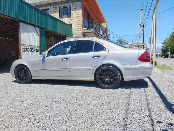 Mercedes E 270-4