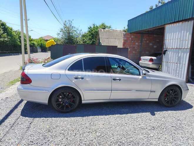 Mercedes E 270-7