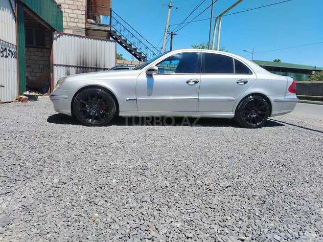 Mercedes E 270-10