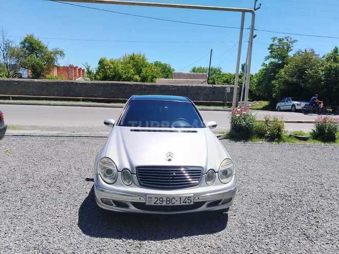 Mercedes E 270-11