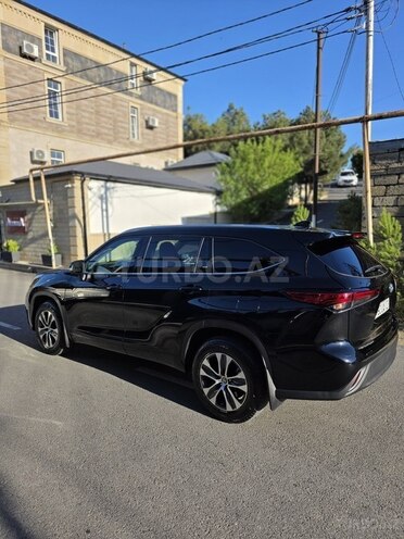 Toyota Highlander-2