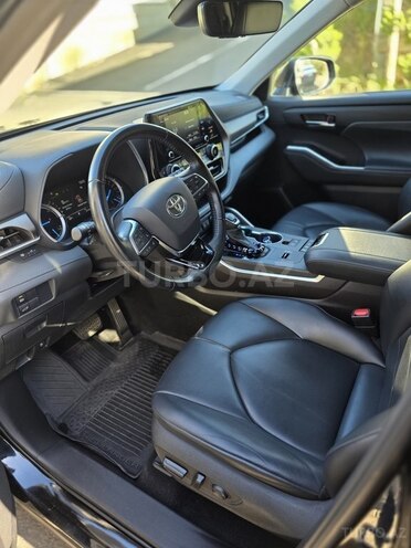 Toyota Highlander-4