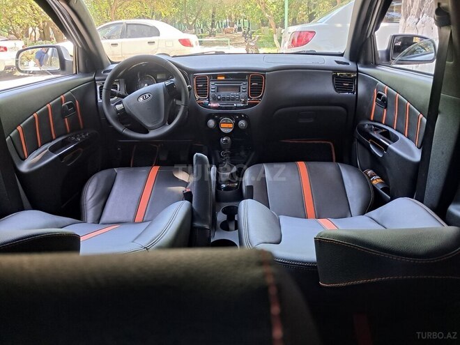 Kia Rio-10