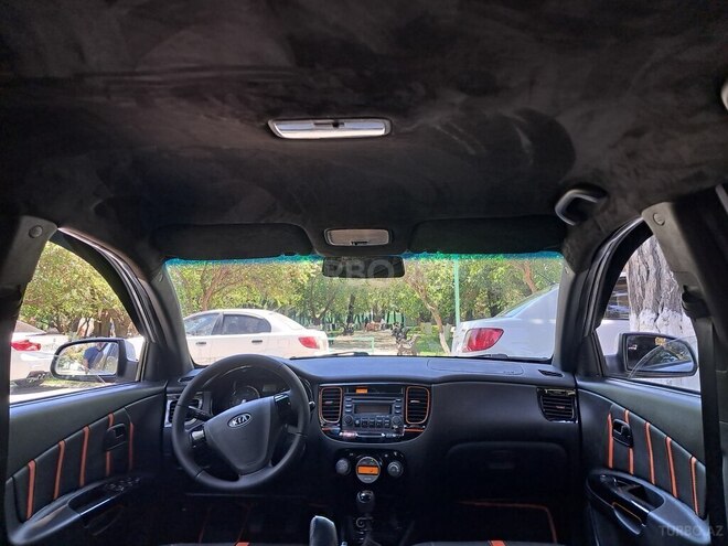 Kia Rio-11