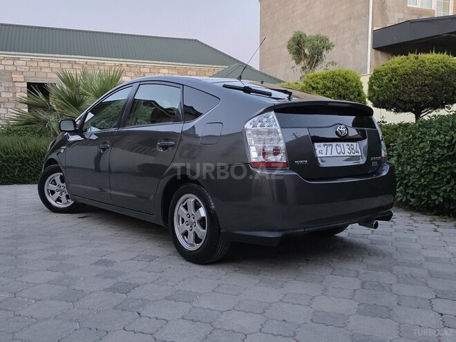Toyota Prius-8