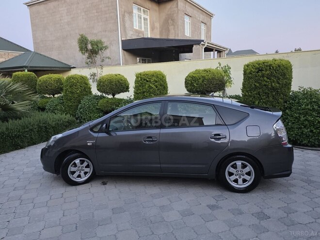 Toyota Prius-7