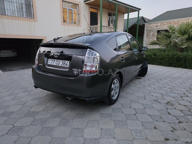 Toyota Prius-11