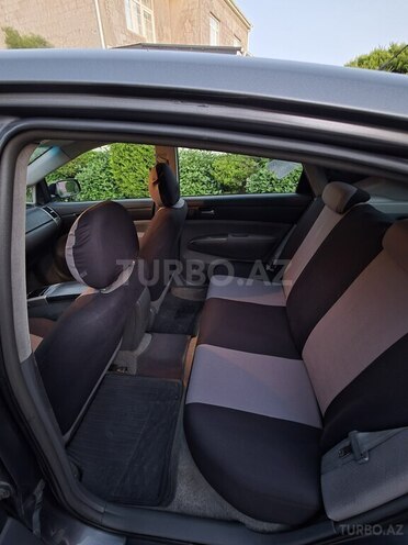 Toyota Prius-18