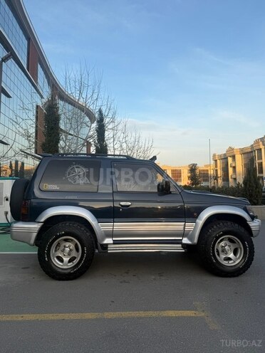 Mitsubishi Pajero-7