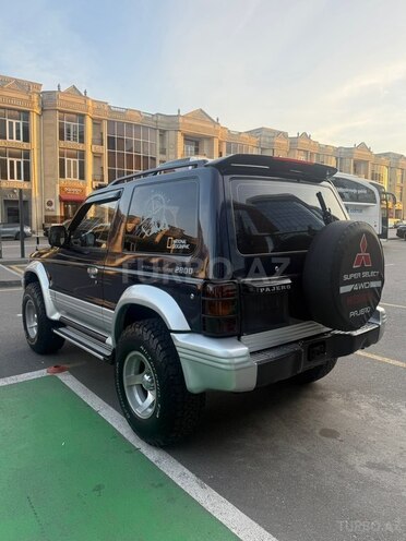 Mitsubishi Pajero-9