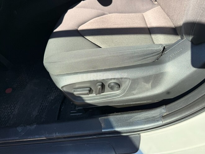 Toyota Camry-12
