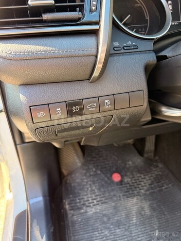 Toyota Camry-13