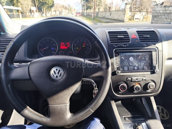 Volkswagen Jetta-16