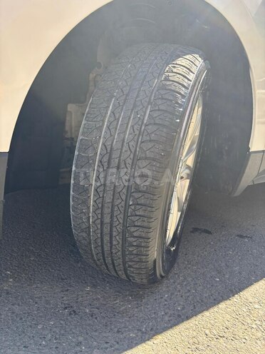 Chevrolet Equinox-7