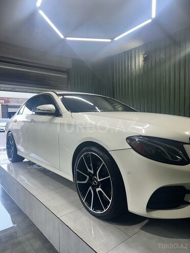 Mercedes E 300-7