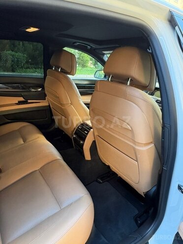 BMW 740-8