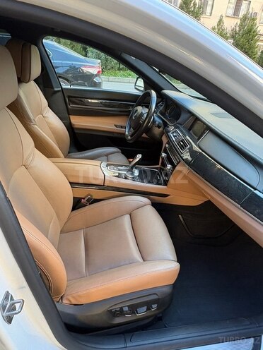 BMW 740-7
