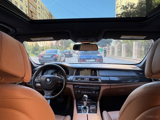 BMW 740-9