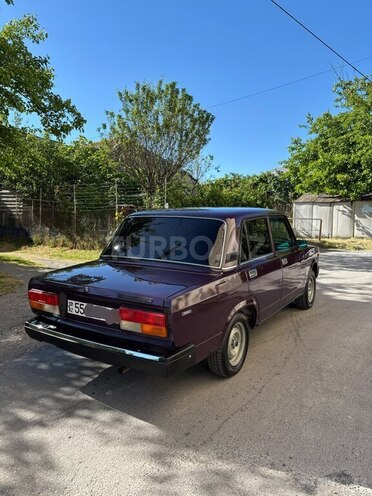 LADA (VAZ) 2107-2
