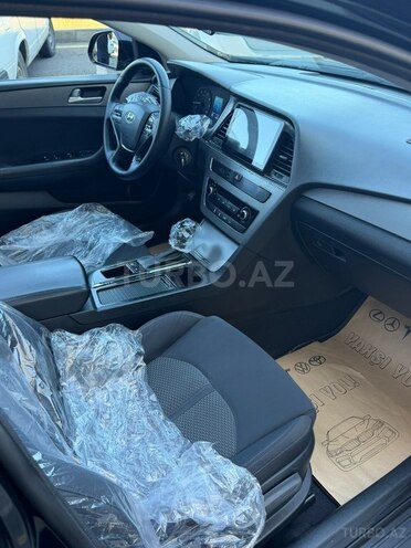 Hyundai Sonata-13
