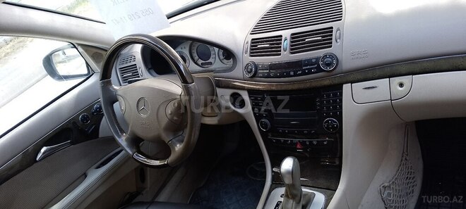 Mercedes E 200-4