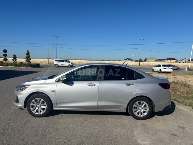 Chevrolet Onix-3